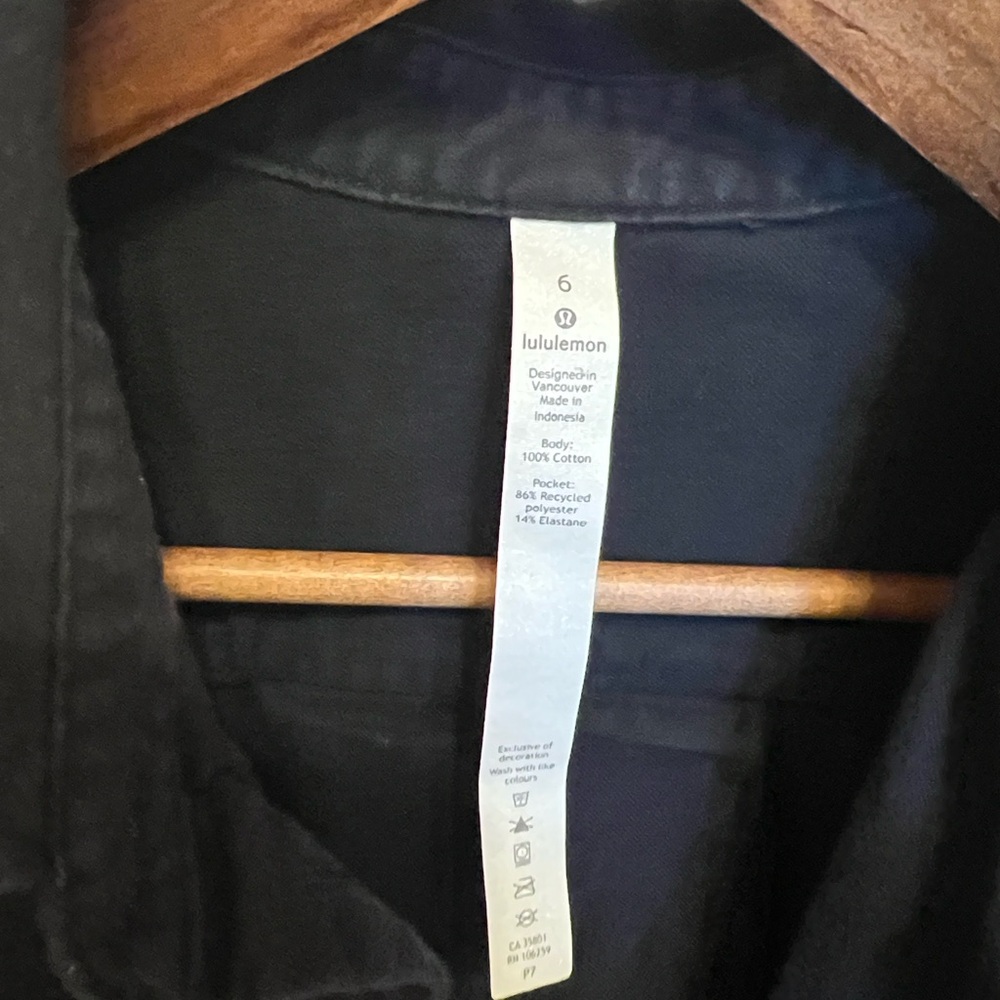 Lululemon Athletica Black Button Down Long Sleeve Shirt Size 6 - Picture 4 of 6